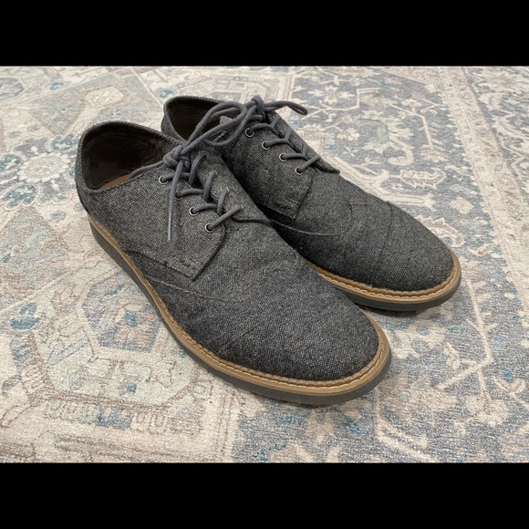TOMS Men’s Barely Worn Fabric Lace Up Gray Shoes - Picture 6 of 6